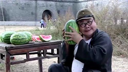 播放吃瓜视频搞笑一点,欢乐视频来袭！